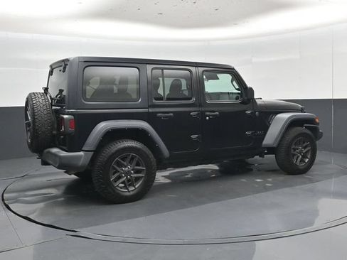 Used 2024 Jeep Wrangler Unlimited Sport AWD/4WD image 3