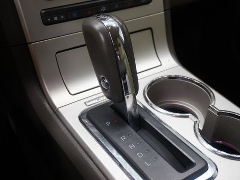 Used 2010 Lincoln MKX 2WD image 22