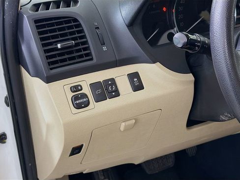 Used 2009 Toyota Venza image 10