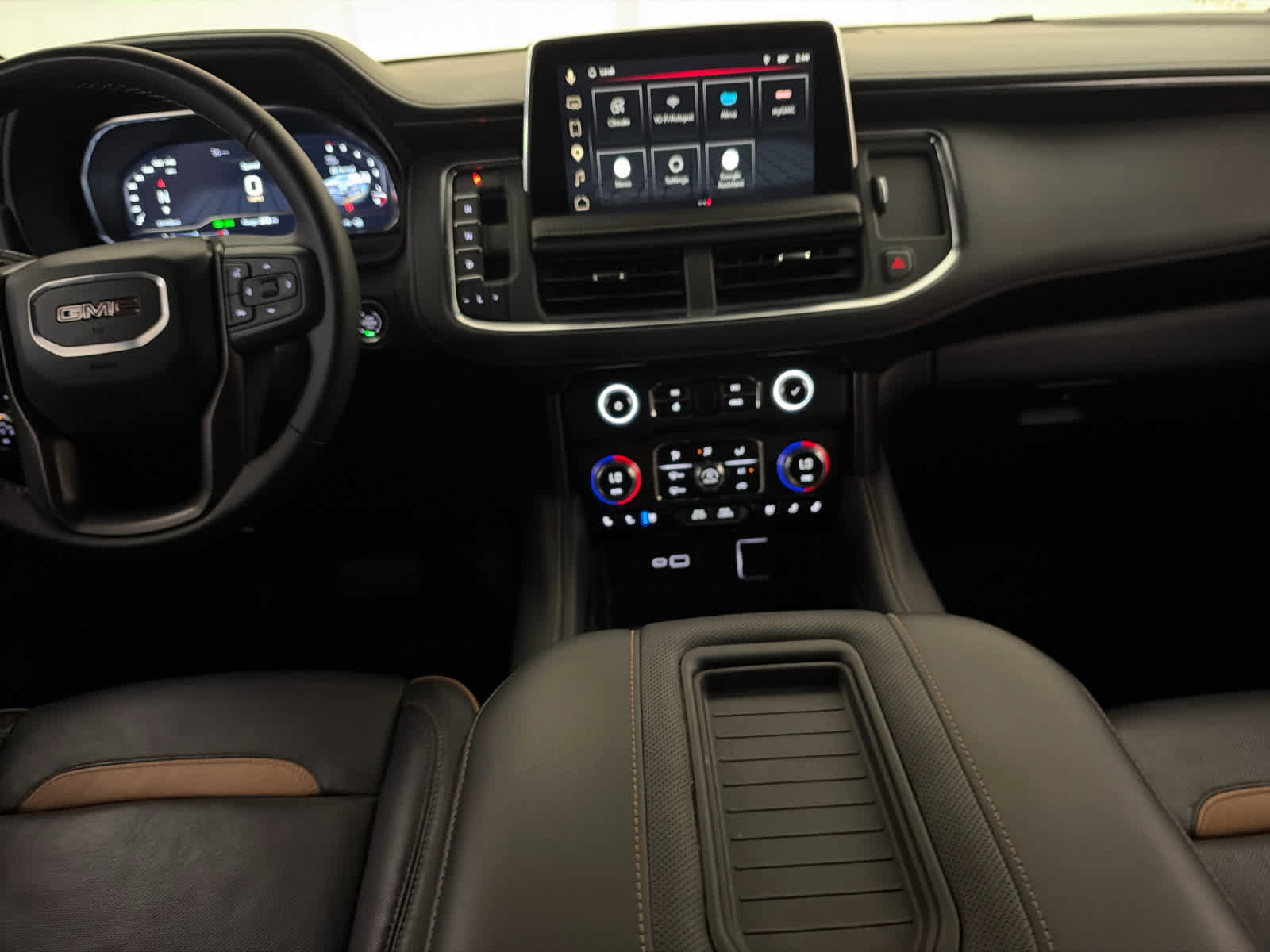 Used 2024 GMC Yukon AT4 AWD/4WD image 20