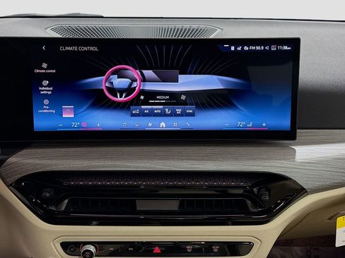 New 2026 BMW 330i Sedan w/ Convenience Package RWD image 11