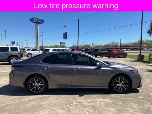 Used 2023 Toyota Camry SE FWD image 8