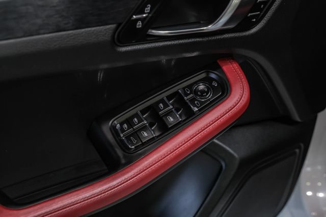 Used 2022 Porsche Macan GTS AWD/4WD image 40
