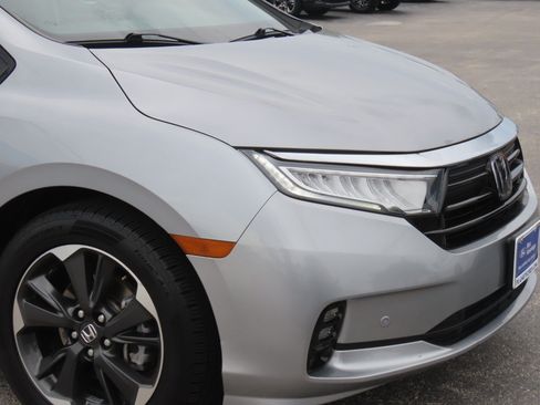 Used 2023 Honda Odyssey Elite image 6