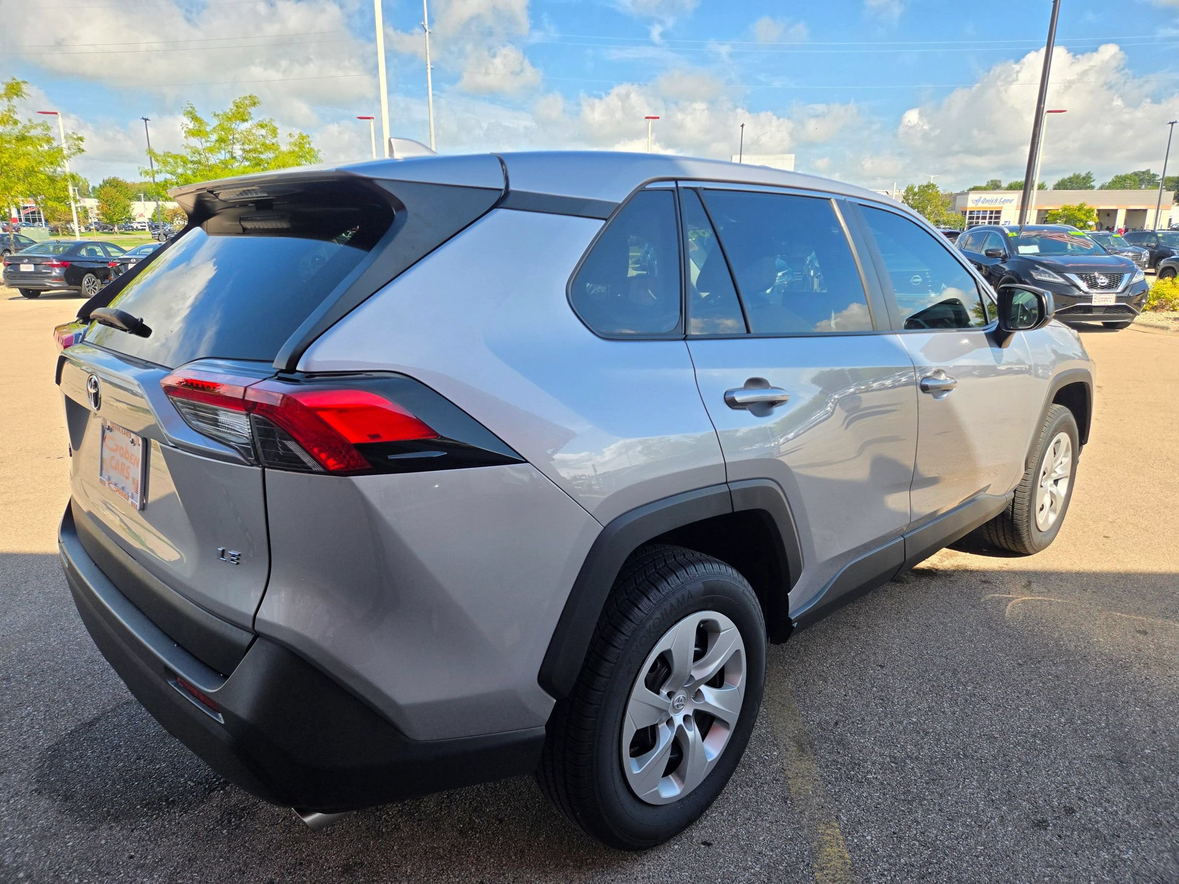 Used 2023 Toyota RAV4 LE FWD image 4