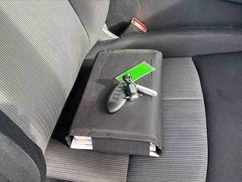 Used 2021 Nissan Sentra SV image 11