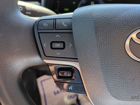Used 2025 Toyota Camry LE FWD image 19