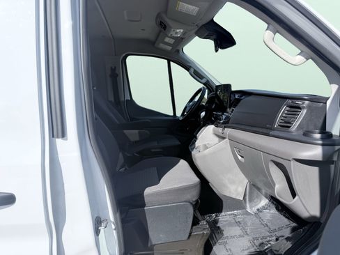 Used 2023 Ford Transit 350 XLT image 24