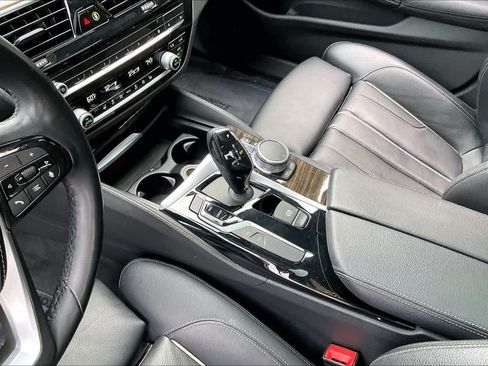 Used 2020 BMW 530i xDrive w/ Premium Package AWD/4WD image 16