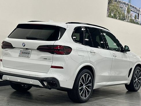 Used 2026 BMW X5 xDrive40i w/ M Sport Package AWD/4WD image 4