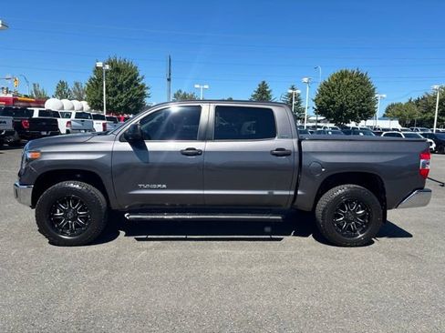Used 2018 Toyota Tundra SR5 w/ SR5 Upgrade Package AWD/4WD image 2