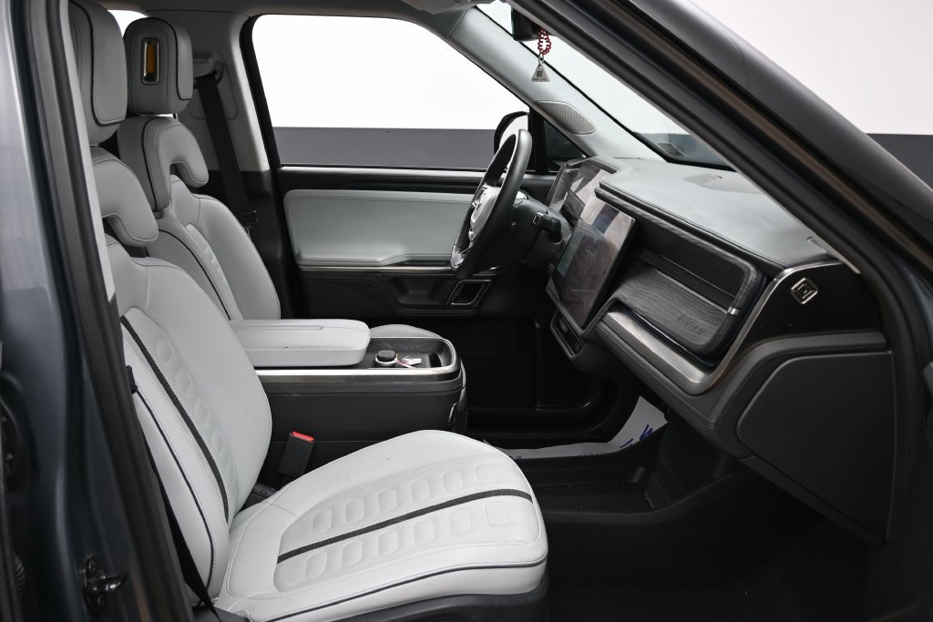 Used 2023 Rivian R1S Adventure Quad AWD/4WD image 35