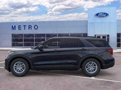 Used 2026 Ford Explorer Active AWD/4WD image 4
