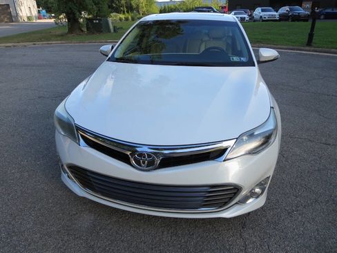 Used 2014 Toyota Avalon Limited image 2