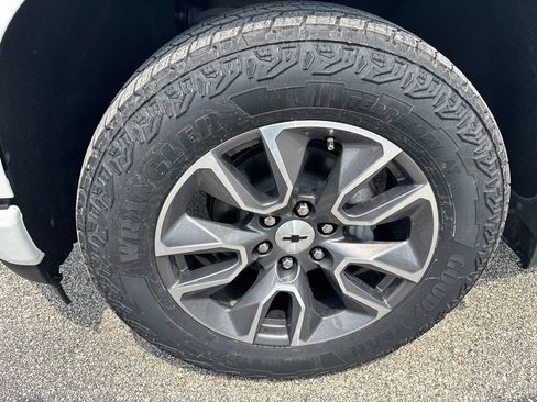 Used 2022 Chevrolet Silverado 1500 RST w/ Safety Package AWD/4WD image 15