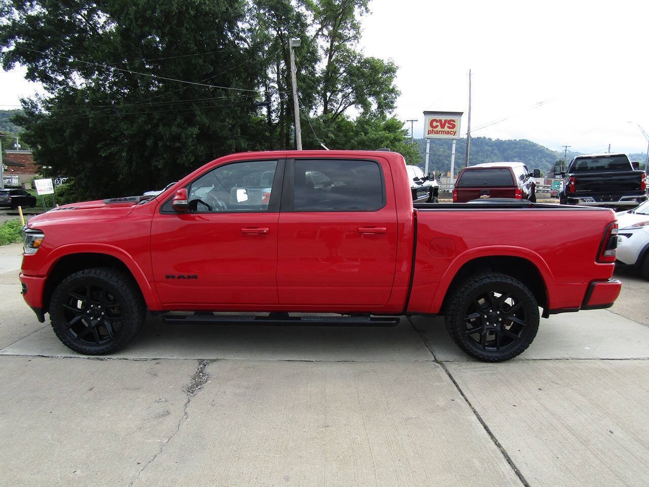 Used 2020 RAM 1500 Laramie w/ Night Edition AWD/4WD image 3