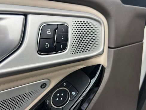 Certified 2023 Ford Explorer Platinum w/ Technology Package AWD/4WD image 9