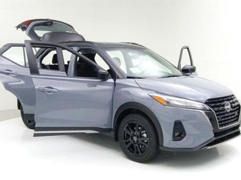Certified 2023 Nissan Kicks SR image 11