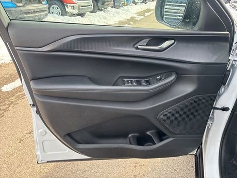 Used 2025 Jeep Grand Cherokee Laredo X w/ Luxury Tech Group I image 6