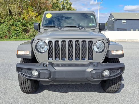 Used 2021 Jeep Wrangler Unlimited Sahara image 2
