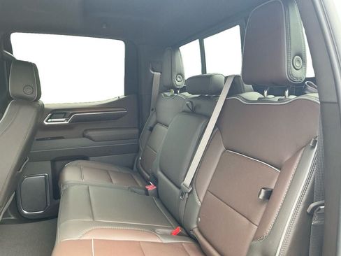 Used 2024 GMC Sierra 1500 Denali w/ Technology Package AWD/4WD image 13