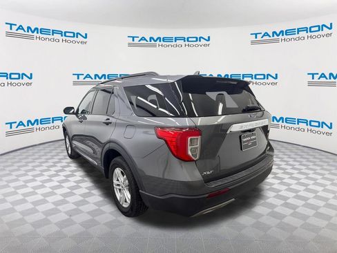 Used 2022 Ford Explorer XLT w/ Equipment Group 202A AWD/4WD image 3