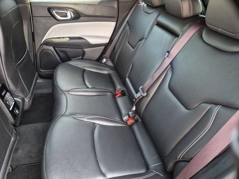 Used 2025 Jeep Compass Limited AWD/4WD image 28