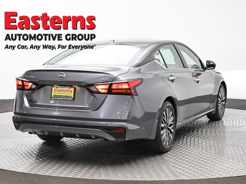 Used 2023 Nissan Altima 2.5 SV FWD image 5