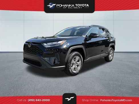 Used 2025 Toyota RAV4 XLE AWD/4WD image 1