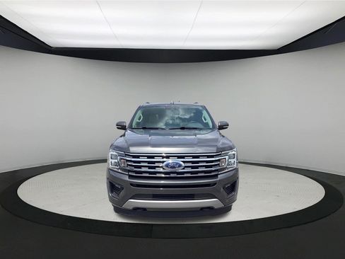 Used 2020 Ford Expedition XLT w/ Equipment Group 202A AWD/4WD image 3