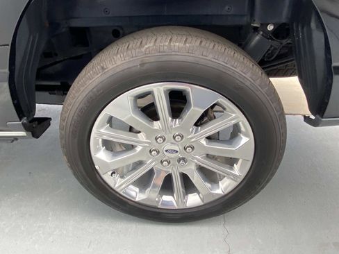 Used 2023 Ford F150 Limited image 8