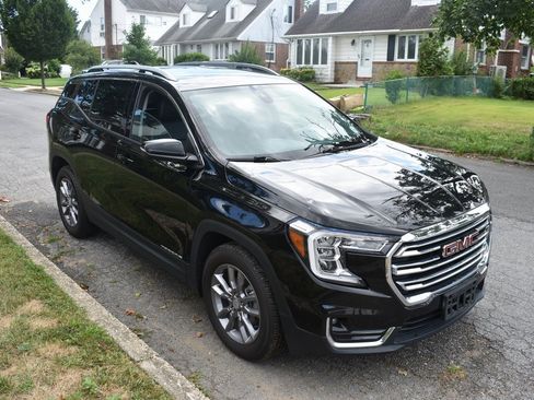 Used 2023 GMC Terrain SLT image 4