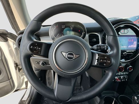 Used 2024 MINI Cooper 2-Door Hardtop FWD image 11