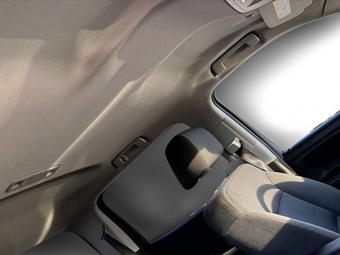 Used 2018 Chevrolet Silverado 1500 LT w/ LT Eassist Package image 17