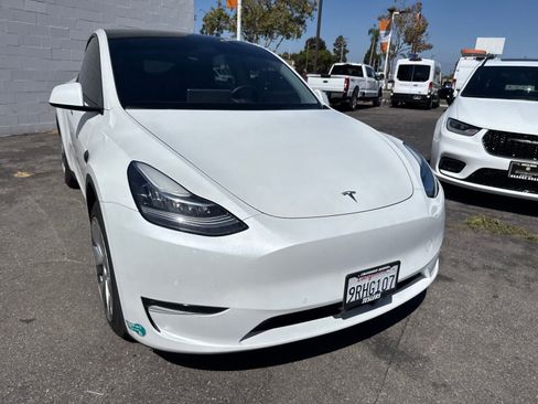 Used 2022 Tesla Model Y Long Range AWD/4WD image 8