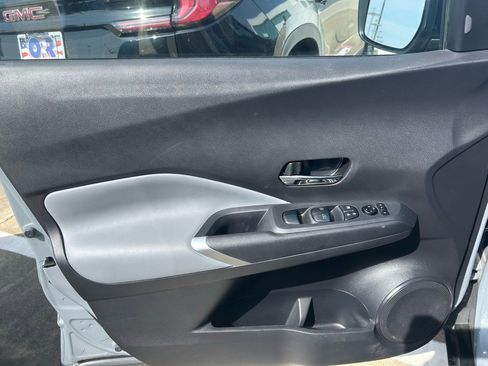 Used 2024 Nissan Kicks SR w/ SR Premium Package image 9