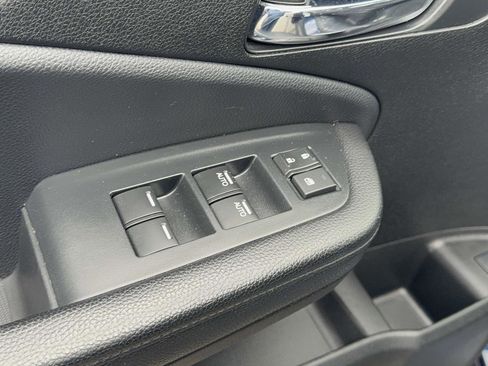 Used 2022 Honda Pilot Sport image 14