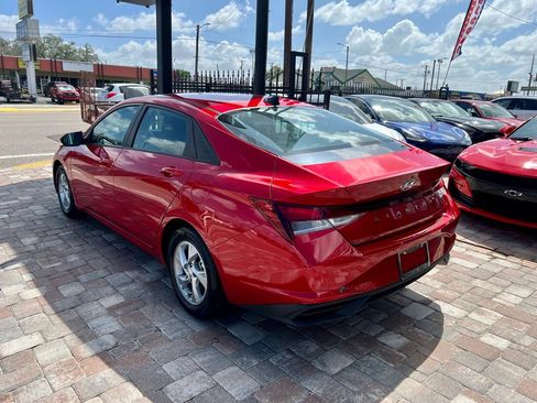 Used 2021 Hyundai Elantra SE FWD image 7