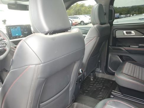 Used 2026 Ford Explorer ST-Line w/ ST-Line Street Pack AWD/4WD image 25