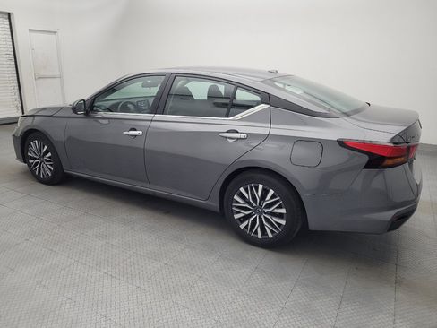 Used 2025 Nissan Altima 2.5 SV FWD image 3