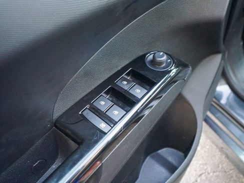 Used 2018 Chevrolet Sonic LT w/ Convenience Package image 16