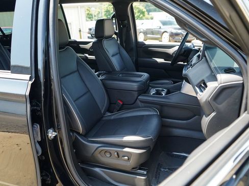 Used 2024 GMC Yukon XL SLT w/ SLT Luxury Package AWD/4WD image 13