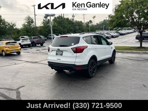 Used 2019 Ford Escape SE FWD image 5
