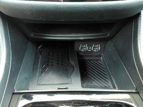 Used 2025 Chrysler Pacifica Limited FWD image 53