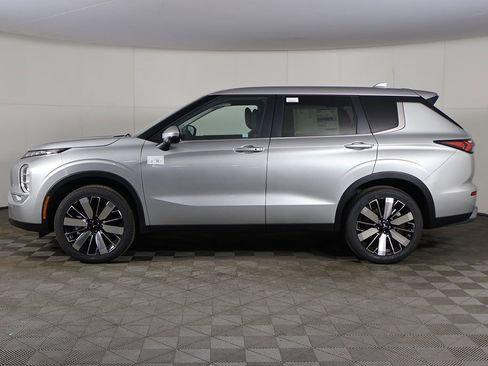 New 2026 Mitsubishi Outlander SE image 18