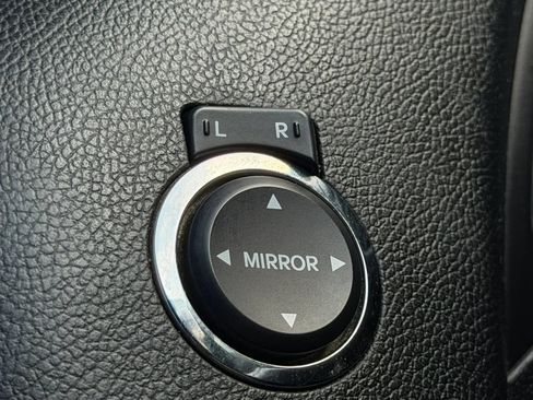 Used 2010 Hyundai Genesis 3.8 RWD image 32