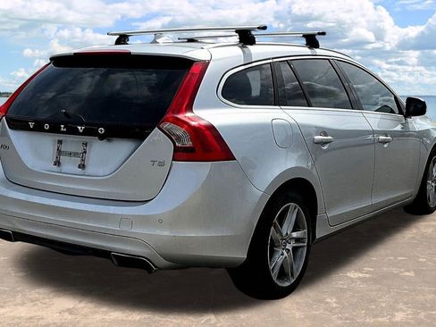 Used 2015 Volvo V60 T5 Premier image 7