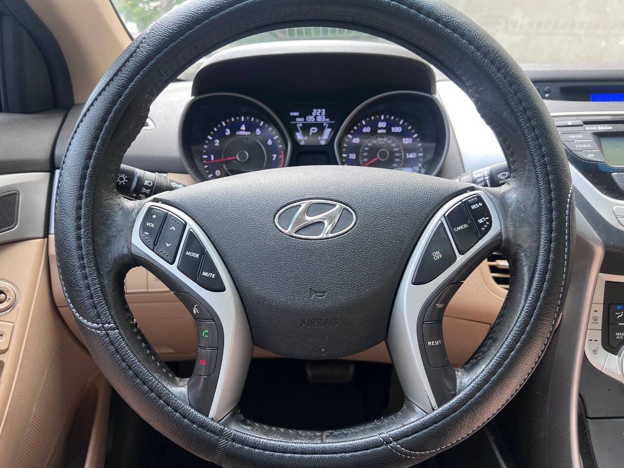 Used 2012 Hyundai Elantra Limited FWD image 12