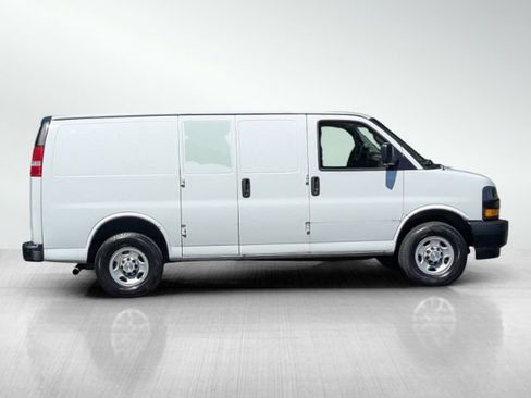 Used 2022 Chevrolet Express 2500 RWD 2500 Regular Wheelbase WT w/ Driver Convenience Package image 3