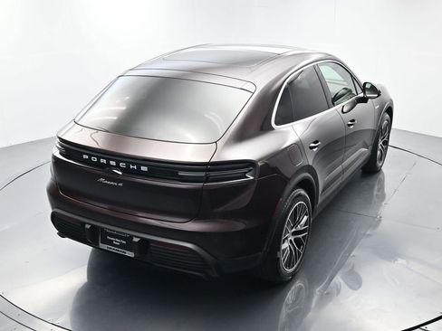 Certified 2025 Porsche Macan 4 Electric image 39